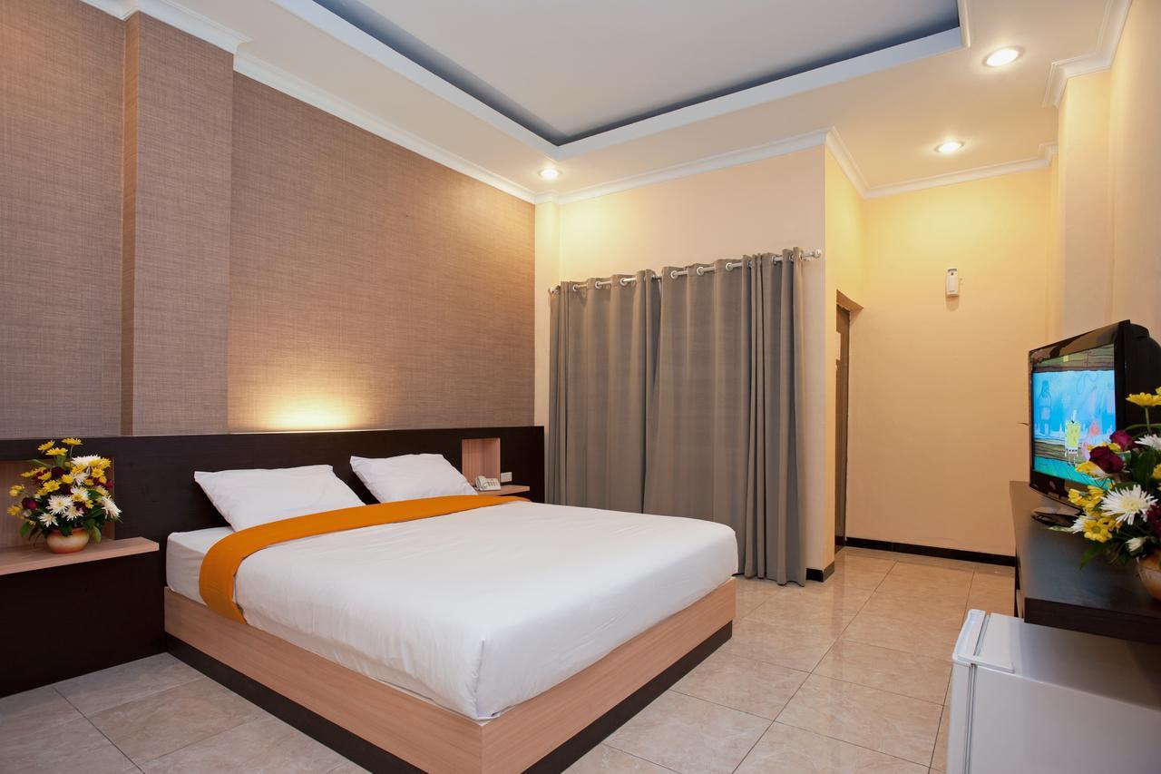 Hotel New Merdeka Pati Room photo
